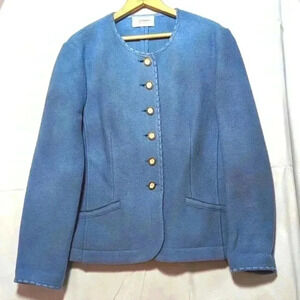 Women's Gottstein virgin wool jacket beautiful blue w carved buttons fancy hem